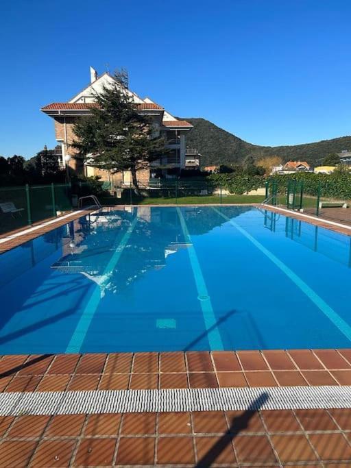 Playa De Berria -Apartamento Con Piscina Y Vistas Al Mar Santoña Eksteriør bilde