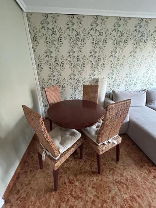 Playa De Berria -Apartamento Con Piscina Y Vistas Al Mar Santoña Eksteriør bilde