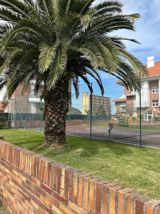 Playa De Berria -Apartamento Con Piscina Y Vistas Al Mar Santoña Eksteriør bilde