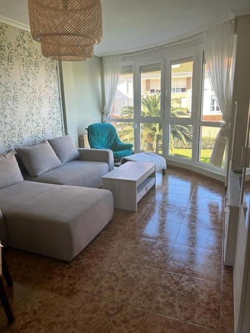 Playa De Berria -Apartamento Con Piscina Y Vistas Al Mar Santoña Eksteriør bilde